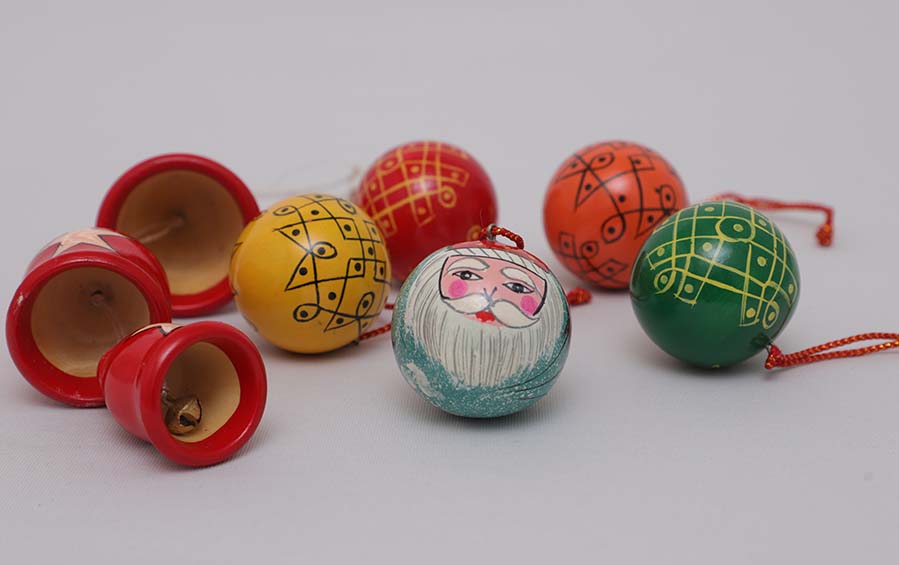 Decorative Hanging Balls & Bells - Décor hanging - indic inspirations