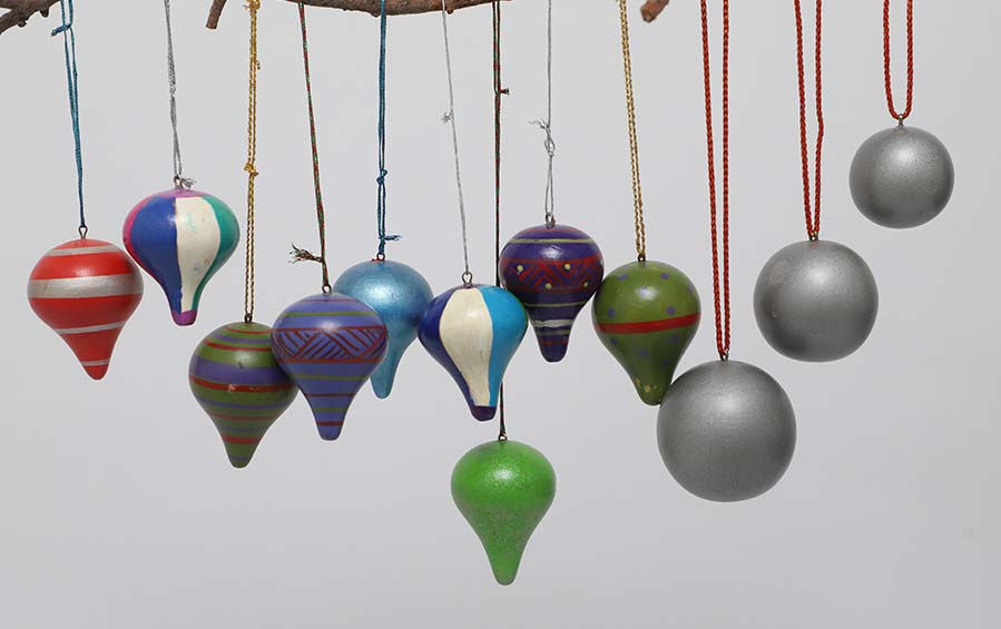 Decorative Hanging Drop Shaped & Silver Balls Set - Décor hanging - indic inspirations