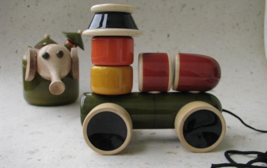 ENGINE STACKER & PULL ALONG - Wooden Toy - indic inspirations