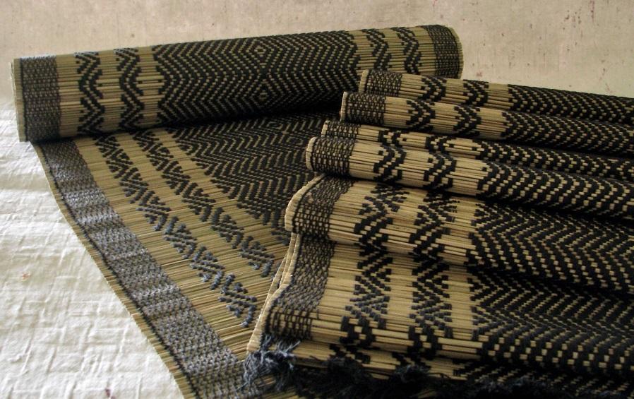 Madur Table Runner Mat Set Black - table runner and mat sets - indic inspirations