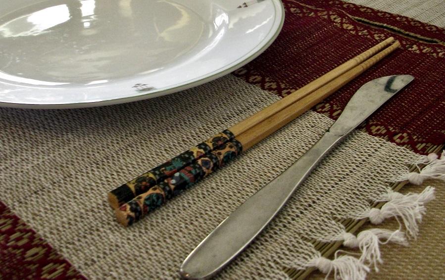 Madur Table Runner Mat Set Red - table runner and mat sets - indic inspirations