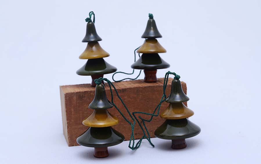 Wooden Christmas Decor : PINE ( Set of 4) - Décor hanging - indic inspirations