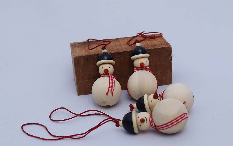 Wooden Christmas Décor : YULTIDE SNOWMAN (set of 4) - Décor hanging - indic inspirations