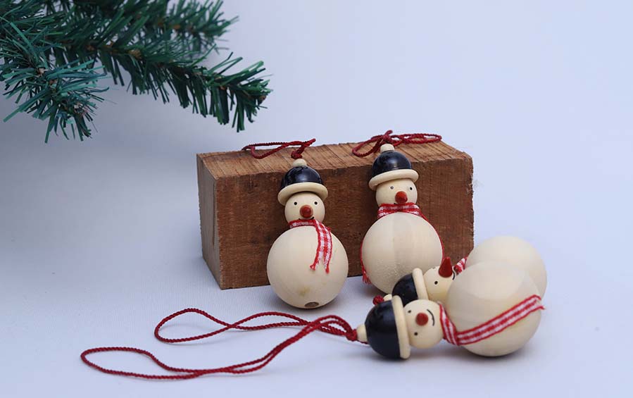 Wooden Christmas Décor : YULTIDE SNOWMAN (set of 4) - Décor hanging - indic inspirations