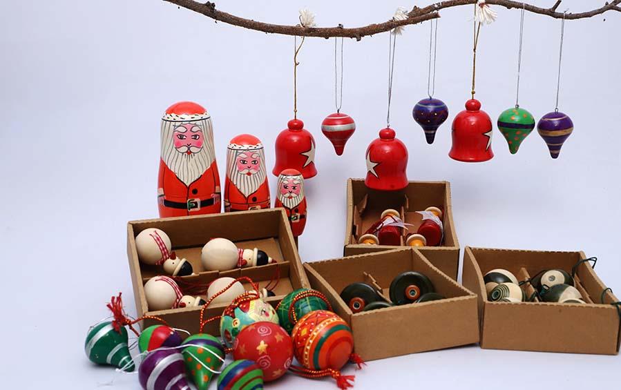 Yuletide Wooden Handcrafted Decorations Combo Pack (L) - Décor hanging - indic inspirations