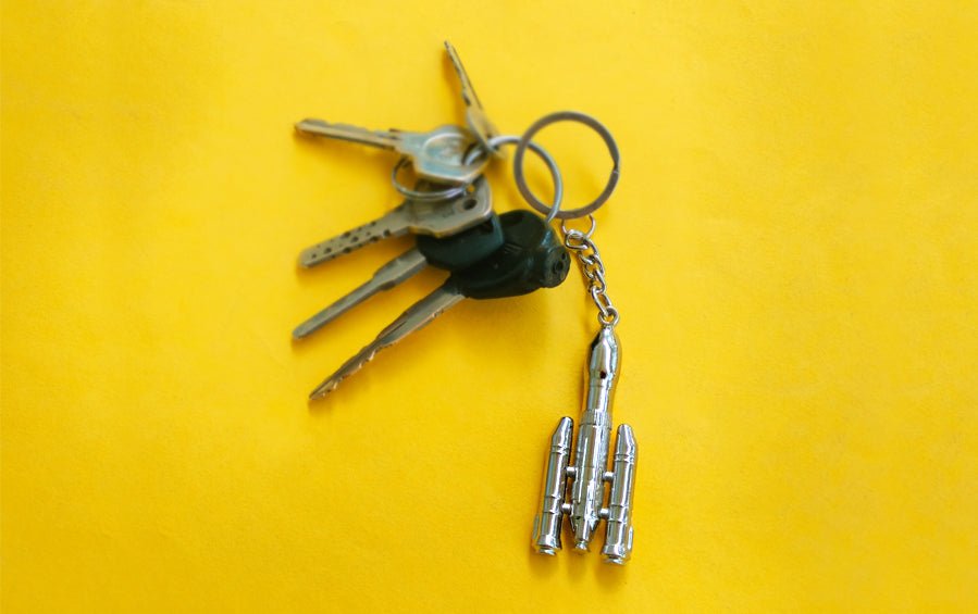 Diecast Metal LVM3 keychain - Keychains - Indic Inspirations