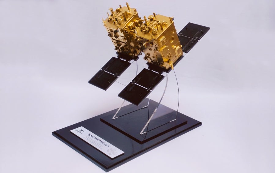 ISRO SpaDeX | Rendezvous in Space | Scale Model - scale models - Indic Inspirations