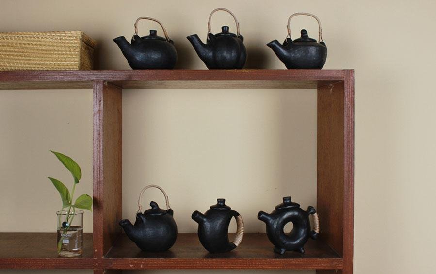 Black Pottery Miniature Kettles :: Set of 6 - Miniature Kettles - indic inspirations