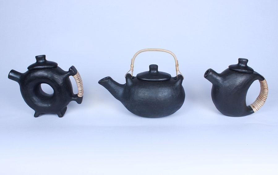 Black Pottery Miniature Kettles :: Set of 6 - Miniature Kettles - indic inspirations