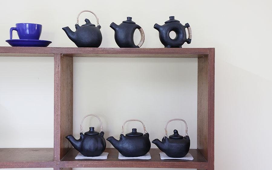 Black Pottery Miniature Kettles :: Set of 6 - Miniature Kettles - indic inspirations