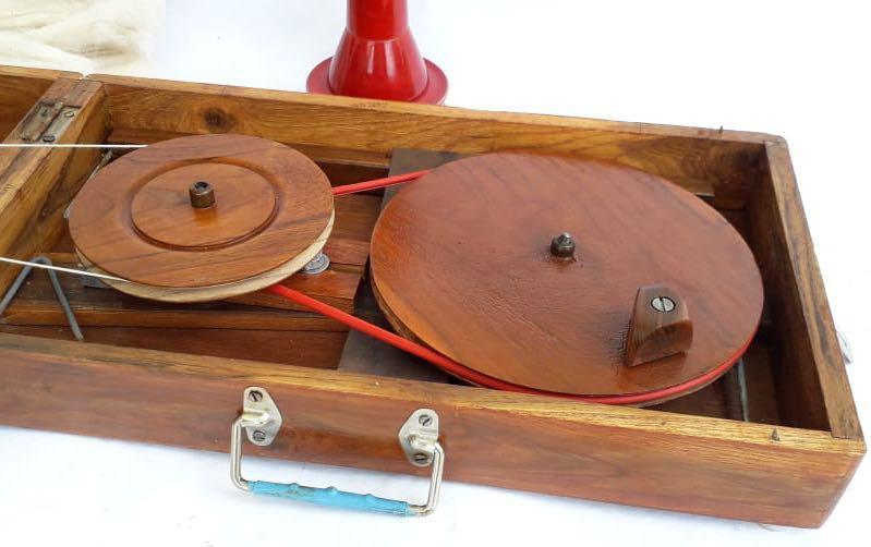 Box Charkha- Spinning Wheel - Spinning wheels - indic inspirations