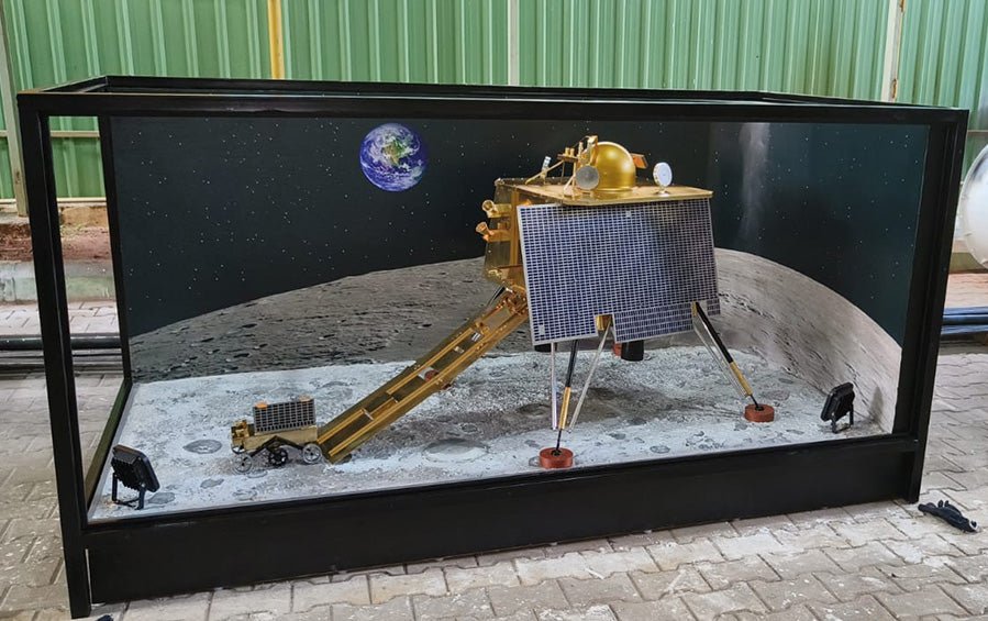Chandrayaan 3 | 8' x 4' Diorama for Corporates - rocket models - indic inspirations