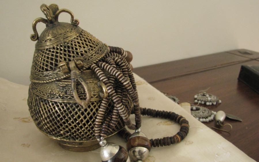 DHOKRA - JEWELLERY BOX - Dhokra artifacts - indic inspirations