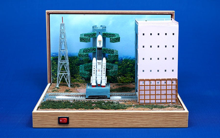 GSLV Launch Pad w/1:400 GSLV Model - rocket models - indic inspirations