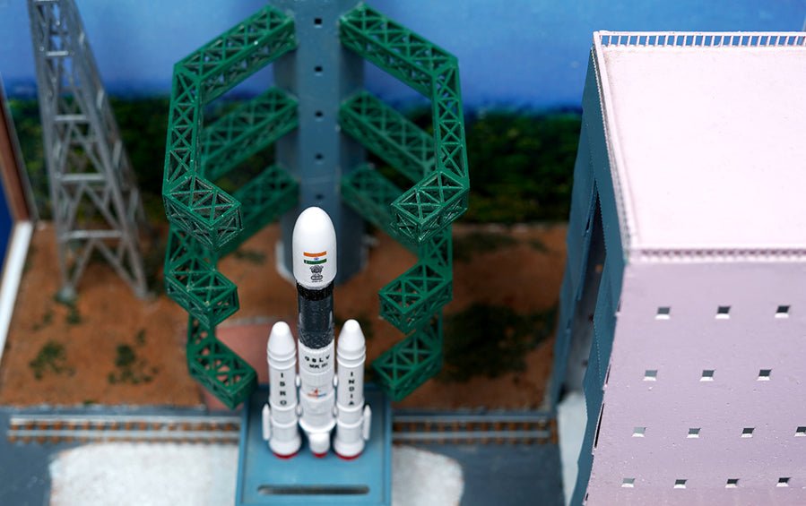 GSLV Launch Pad w/1:400 GSLV Model - rocket models - indic inspirations