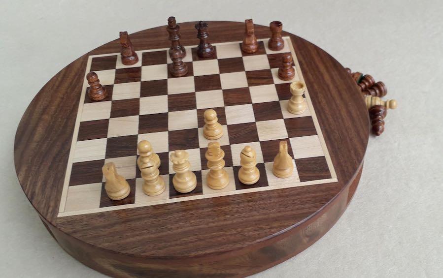 ROUND MAGNETIC CHESS SET - Chess Sets - indic inspirations