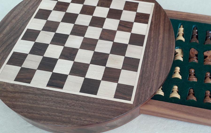 ROUND MAGNETIC CHESS SET - Chess Sets - indic inspirations