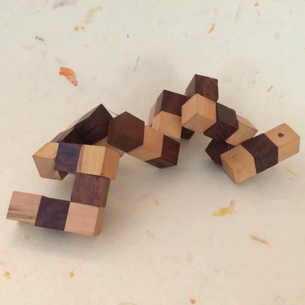 SNAKE CUBE PUZZLE - puzzles - indic inspirations