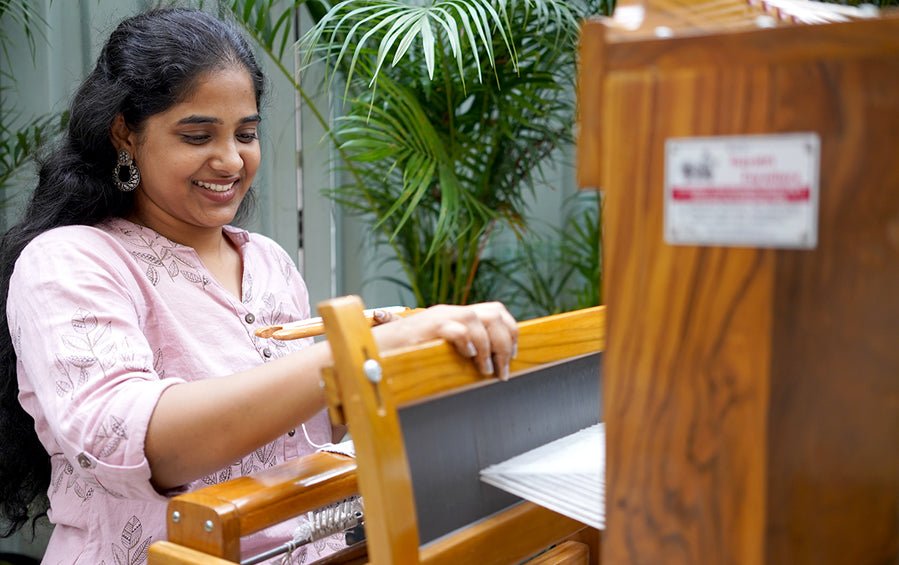 Table Loom with Folding Stand 24 Inch - Weaving looms - indic inspirations
