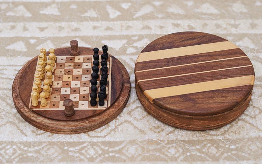 TRAVEL ROSEWOOD CHESS SET - Chess Sets - indic inspirations