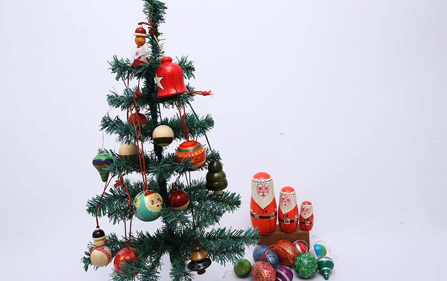 Yuletide Wooden Handcrafted Decorations Combo Pack (L) - Décor hanging - indic inspirations